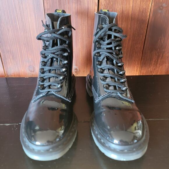 Dr. Martens Pascal Studded 1460 Black Patent Leather Boots Women 7 Combat Boots - Picture 5 of 15
